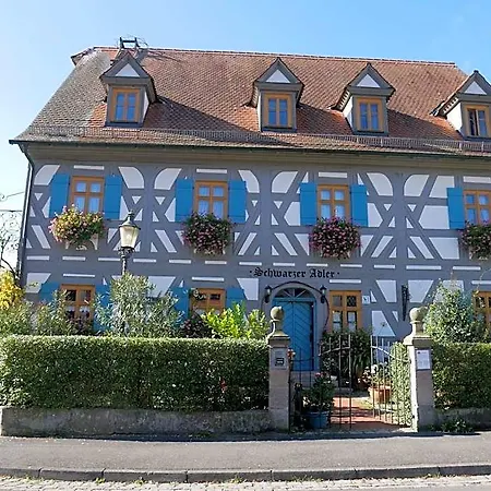 Schwarzer Adler Hotel *
